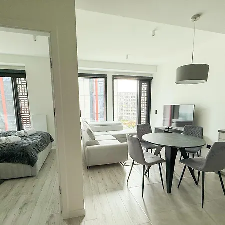 Towarowa Towers * Varsó